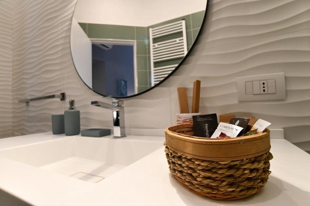Il Picchio Di Chiaia Hotel Napoli Ngoại thất bức ảnh